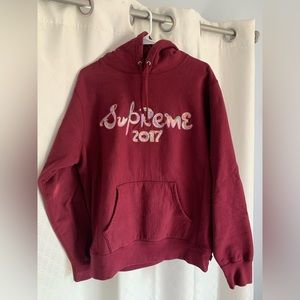 Supreme ‘2017’ Hoodie